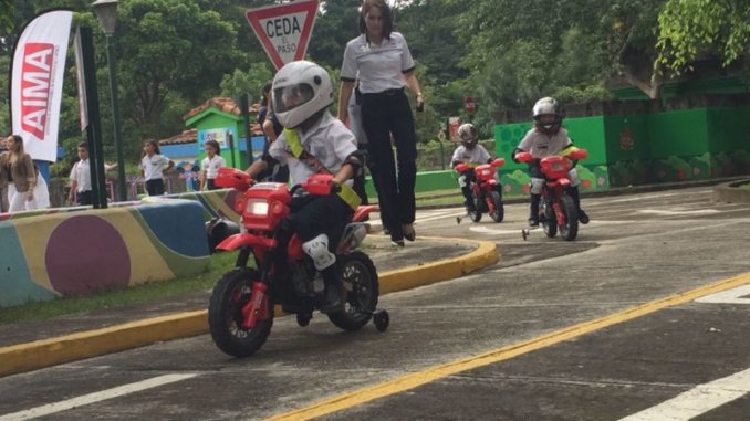 Clase de seguridad vial AIMA y Cosevi